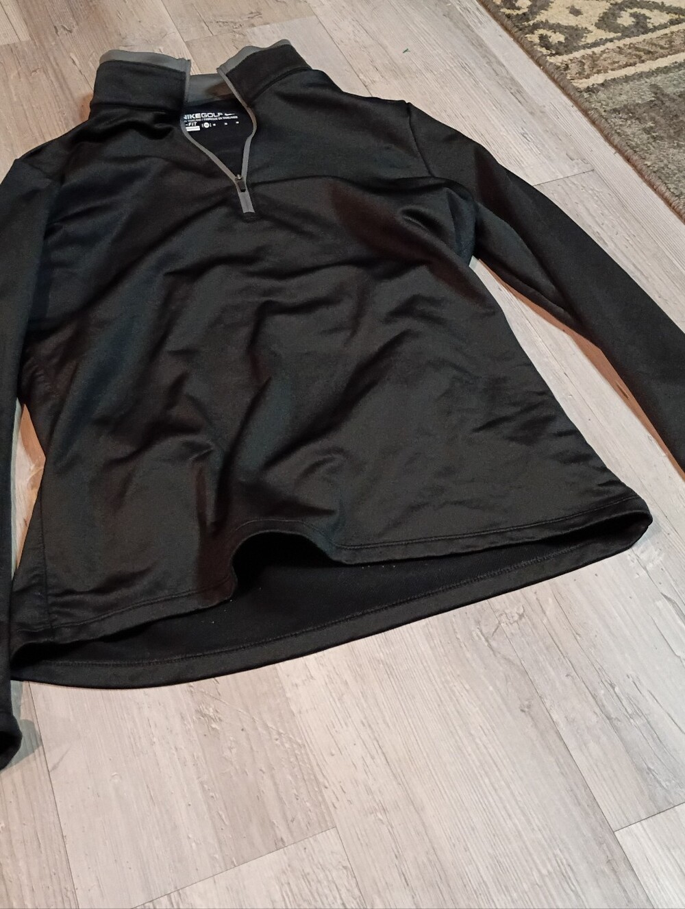 Nike - Picture 2 of 5